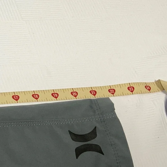 Hurley Men's Gray Board Shorts - Size 38 - Picture 6 of 9